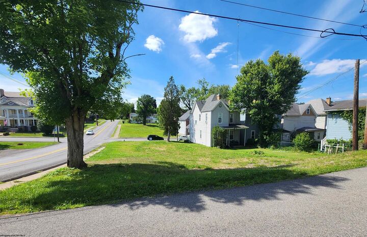 Property Photo: 609 7th Street WV 26554