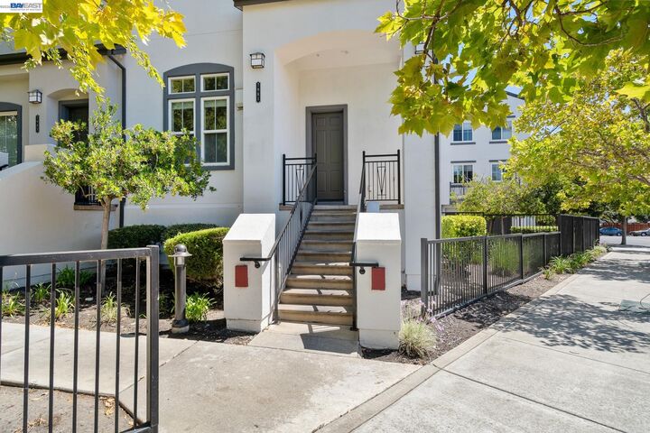 Property Photo: 7981 Bellina St CA 94568