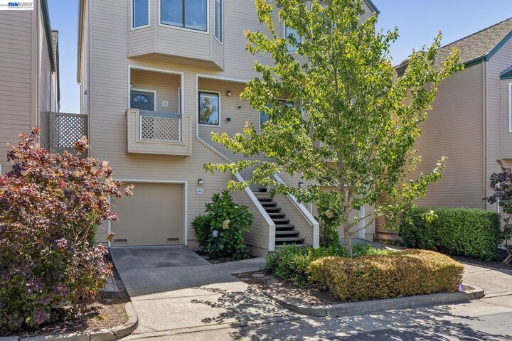 Property Photo:  48 Invincible Ct F19  CA 94501 