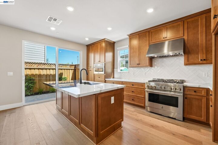 Property Photo: 796 Abagail CA 94598