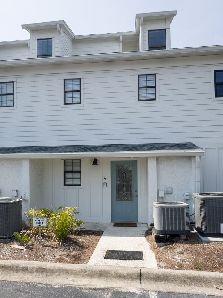 Property Photo:  3680 E County Highway 30A 4  FL 32459 