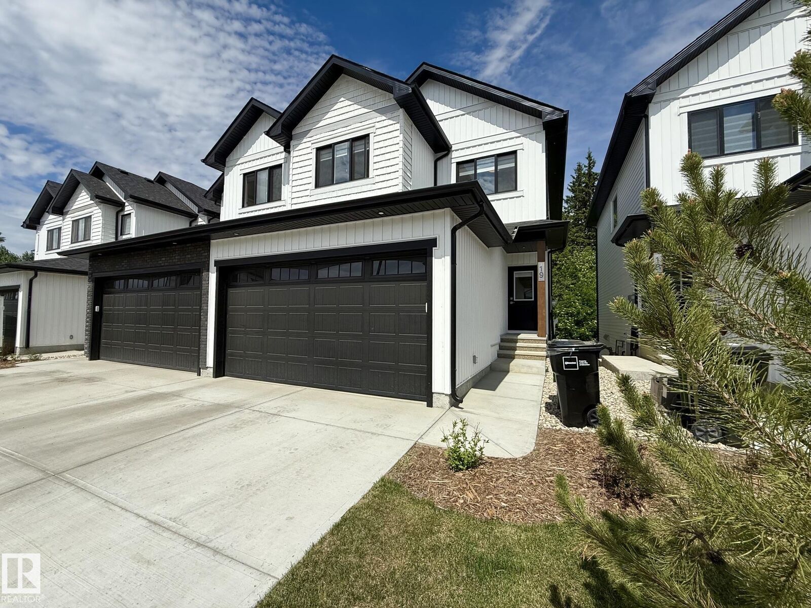 Property Photo:  5122 213A Street NW 19  AB T6M 1M6 