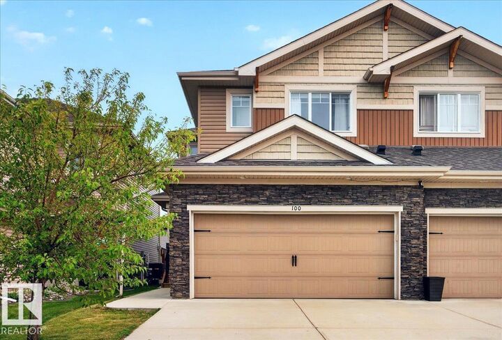100 Meadowland Crescent — photo 1