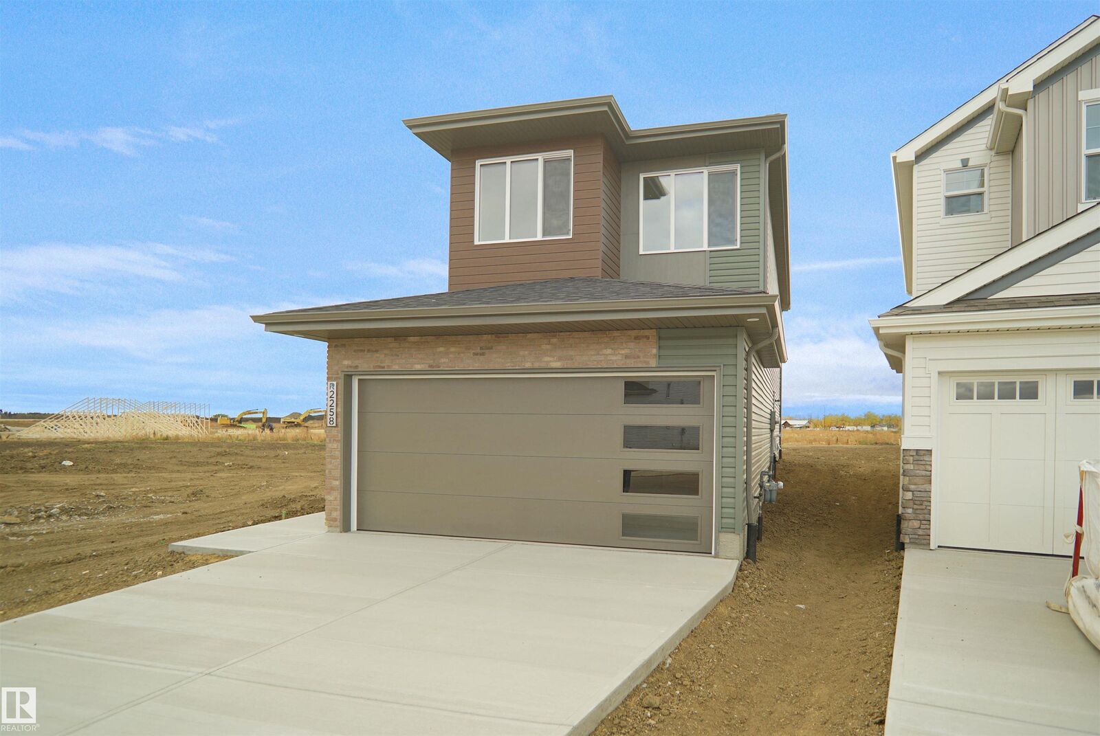 Property Photo:  8436 183 Avenue NW  AB T5Z 0X5 