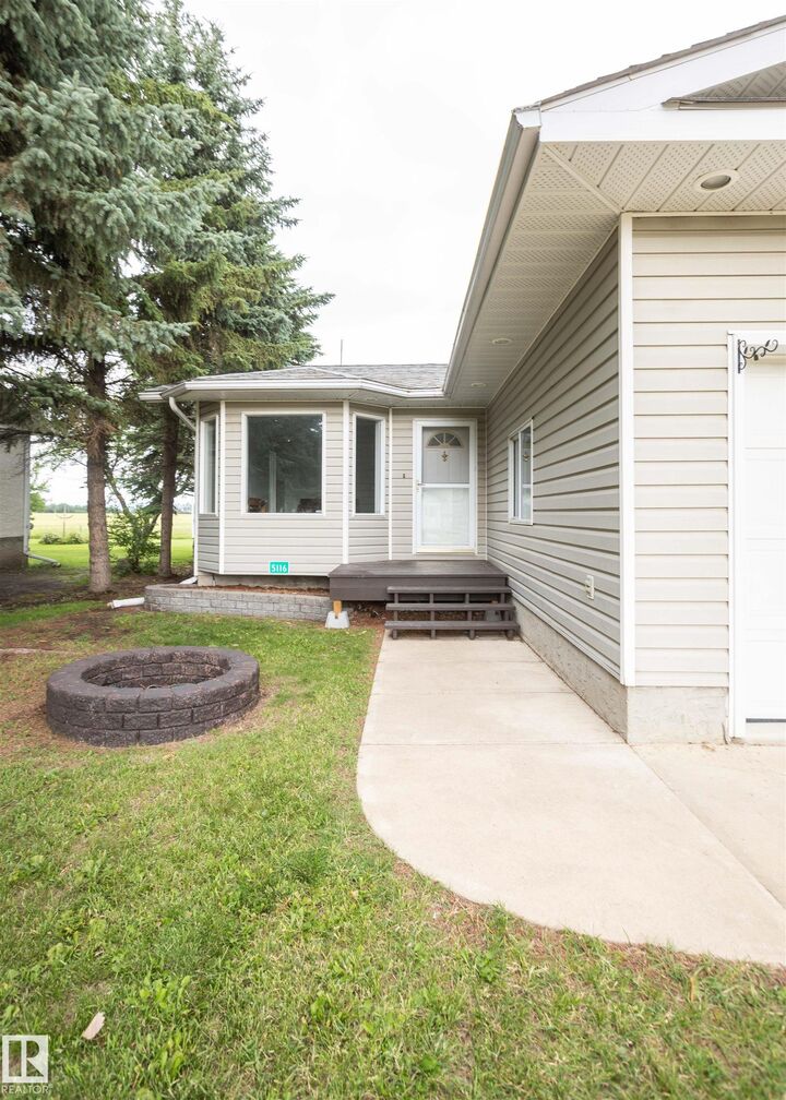 Property Photo:  5116 51 Avenue  AB T0G 1W0 