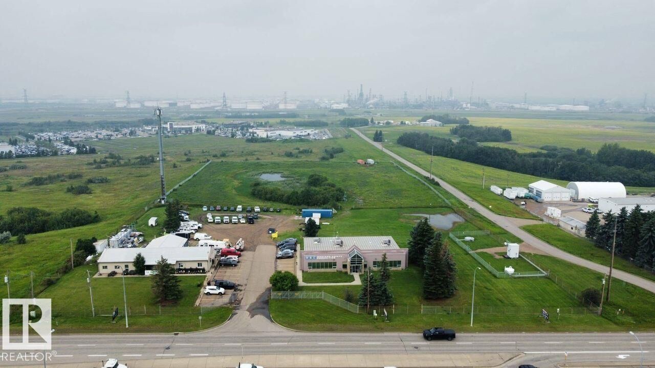 Property Photo:  2220 Broadmoor Boulevard  AB T8H 1B4 