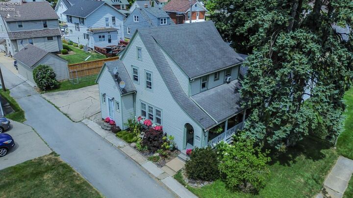 Property Photo: 1056 Rawson Place OH 43420