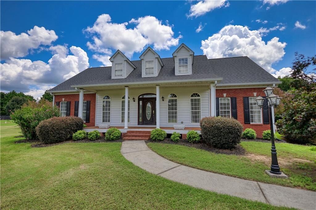 Property Photo: 2899 N Sharon Church Road GA 30052