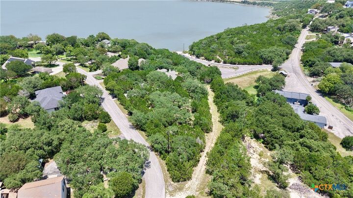 Property Photo: 411 Buckhaven TX 78133