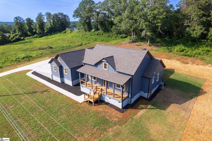 Property Photo: 411 Stewart Gin Road SC 29657