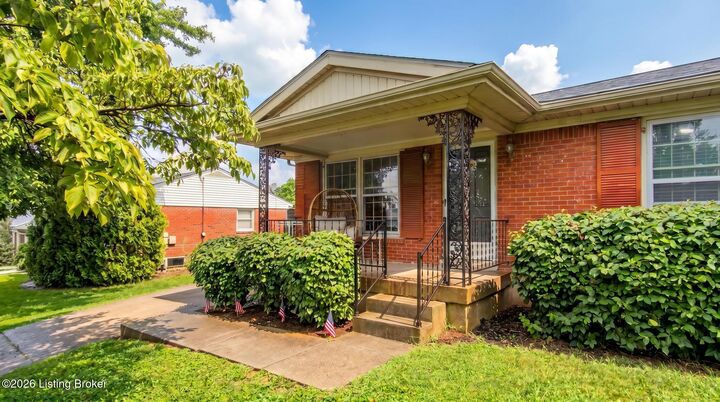 Property Photo: 2306 Allegheny Dr KY 40299