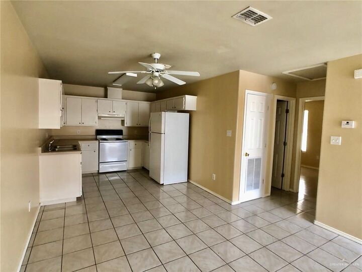 Property Photo: 2508 E Business 83 12 TX 78572