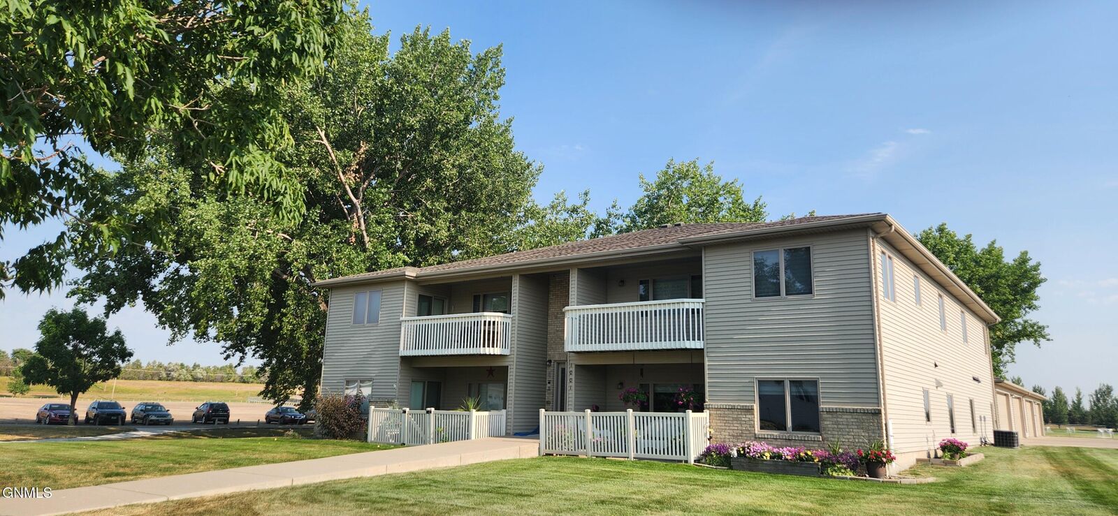 Property Photo: 1001 Santa Fe Avenue 4 ND 58504