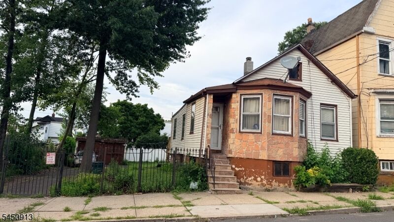 Property Photo: 38 Grove Ter NJ 07111