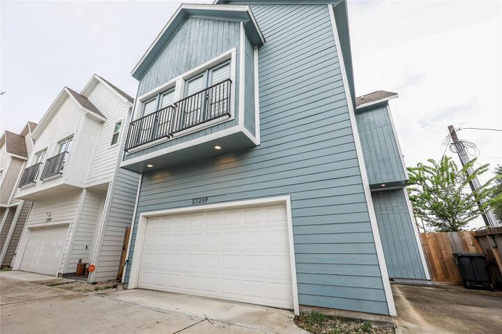 Property Photo: 5720 Beall Street F TX 77091