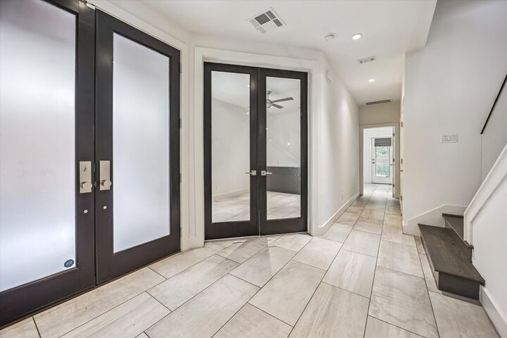 Property Photo: 1802 Huldy TX 77019