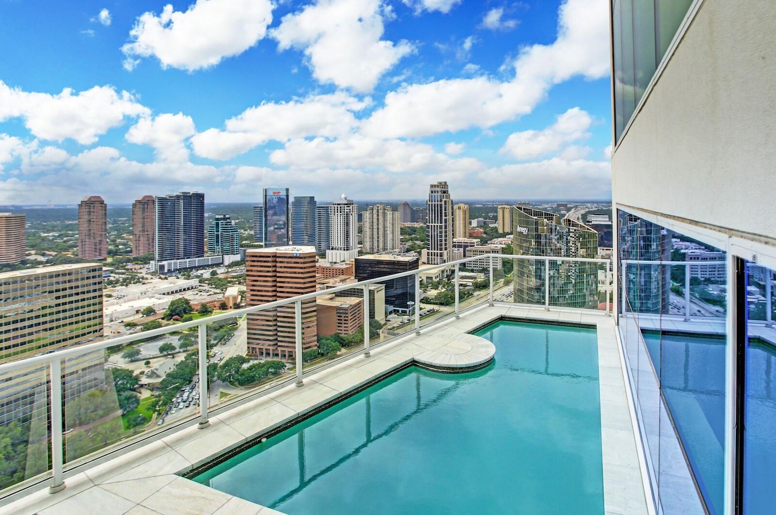 Property Photo:  4521 San Felipe Street 3201  TX 77027 