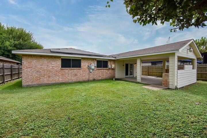 Property Photo: 12810 Mill Valley Road TX 77048