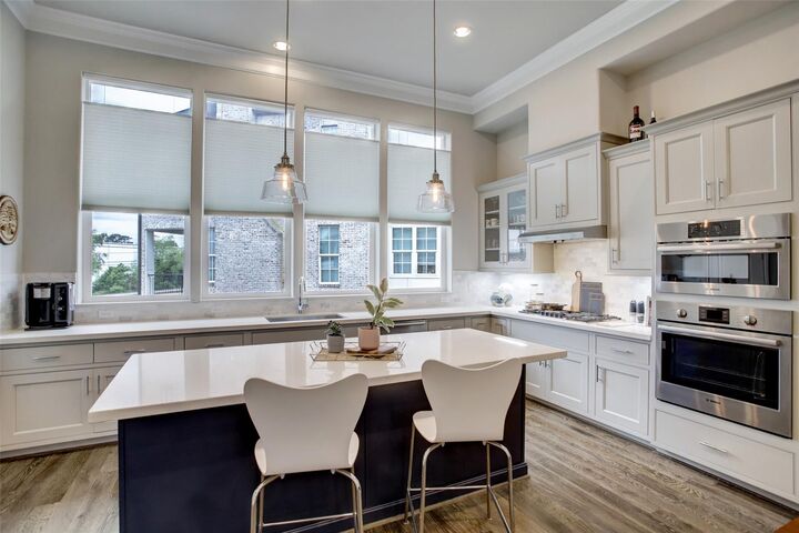 Property Photo: 6068 Kansas Street TX 77007