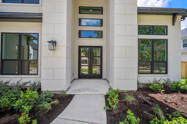 Property Photo: 215 Lilac Tree Court TX 77318