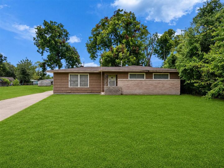 Property Photo:  26 Harkness Street  TX 77076 