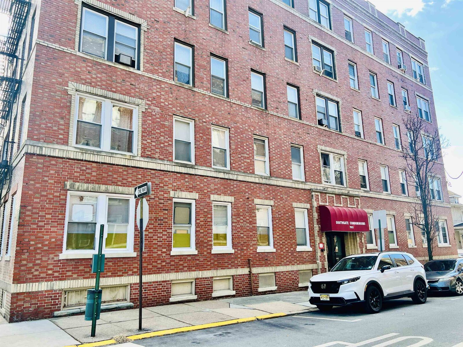 Property Photo:  7812 Hudson Ave C4  NJ 07093 