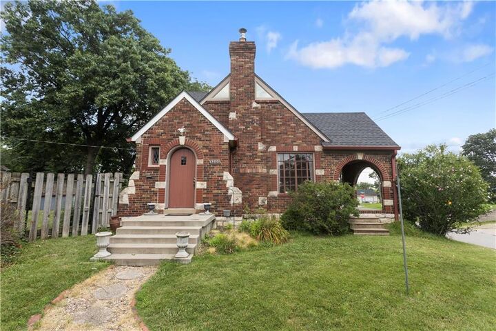 Property Photo:  3200 Everett Avenue  KS 66102 