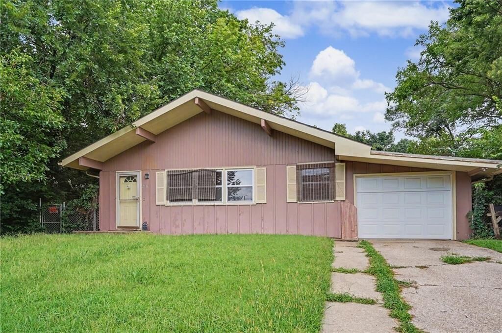 Property Photo: 2114 Mitchell Street KS 66046