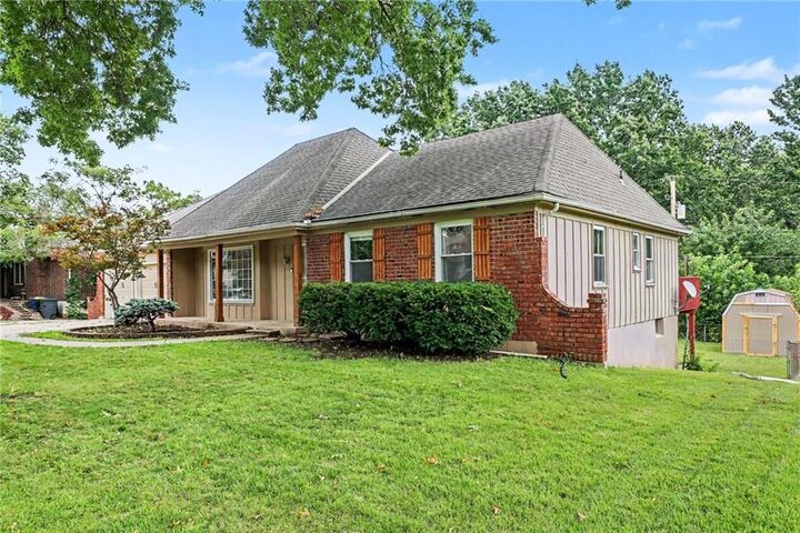 Property Photo: 702 NW 12th Street MO 64015