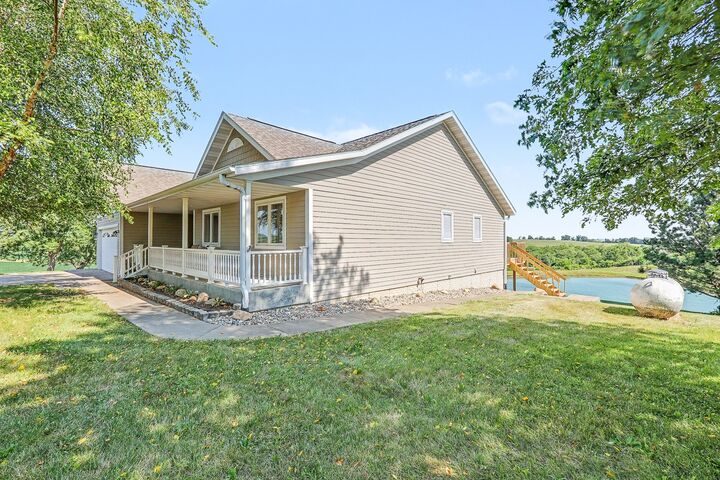 Property Photo: 1836 Eaton Avenue IA 50143