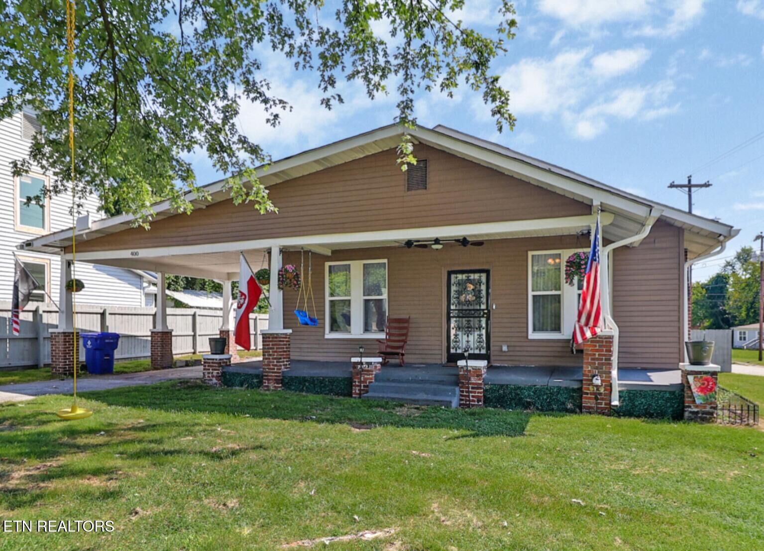 Property Photo: 400 W Rockwood St TN 37854