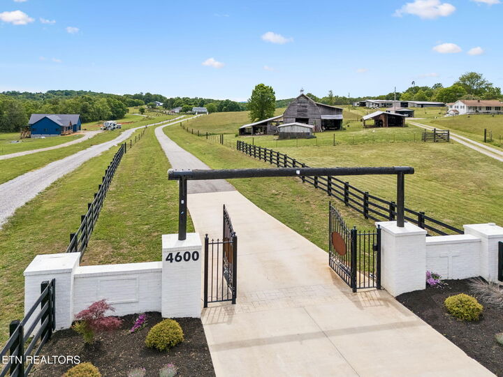 Property Photo:  4600 Kingston Hwy  TN 37771 