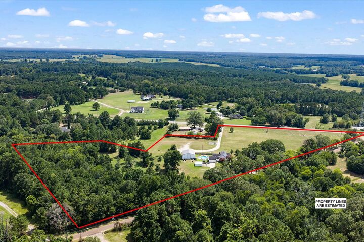 Property Photo:  1785 County Rd 207  TX 75633 