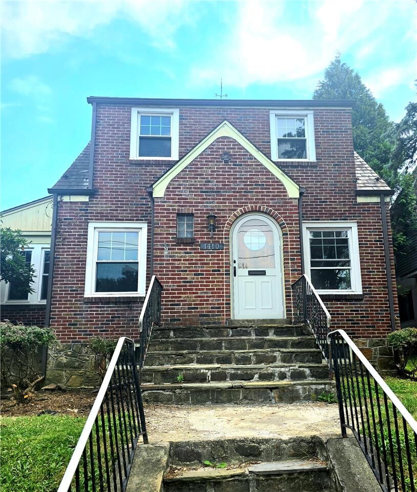 Property Photo:  1410 Broadway  PA 18015 