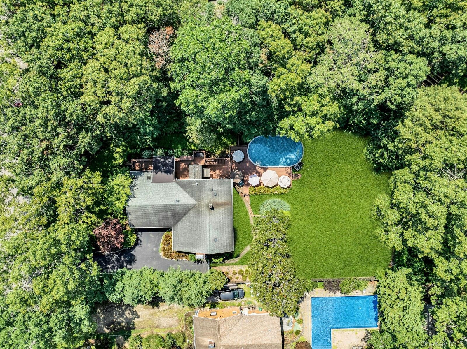 Property Photo:  29 Columbine Avenue N  NY 11946 