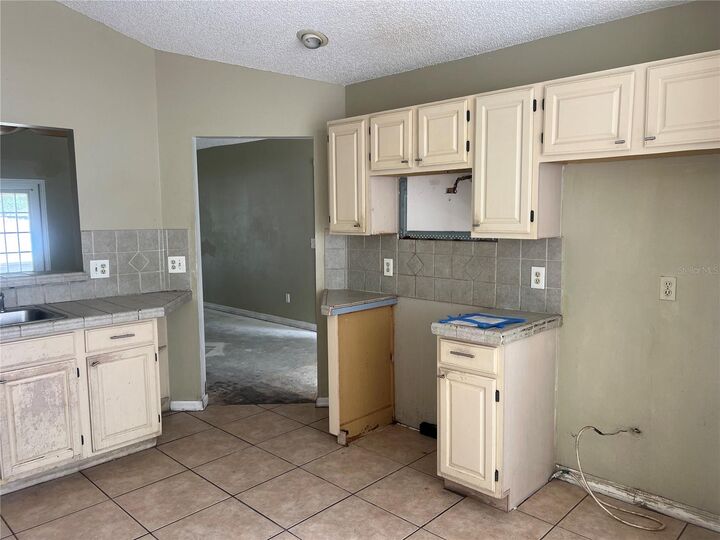 Property Photo: 1982 Greystone Trail FL 32818