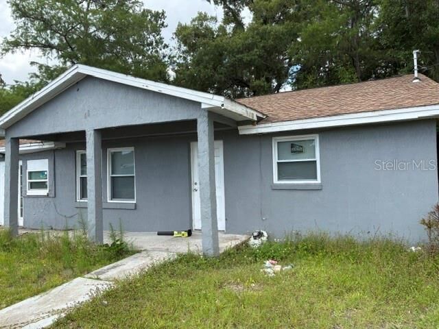 Property Photo: 407 S Anderson Street FL 32110