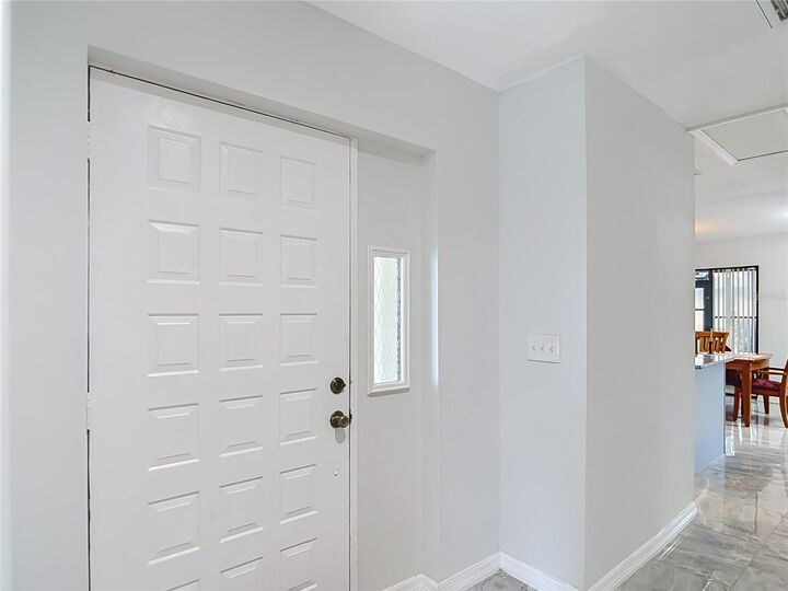 Property Photo: 1716 Lakeside Drive 1714B FL 34293