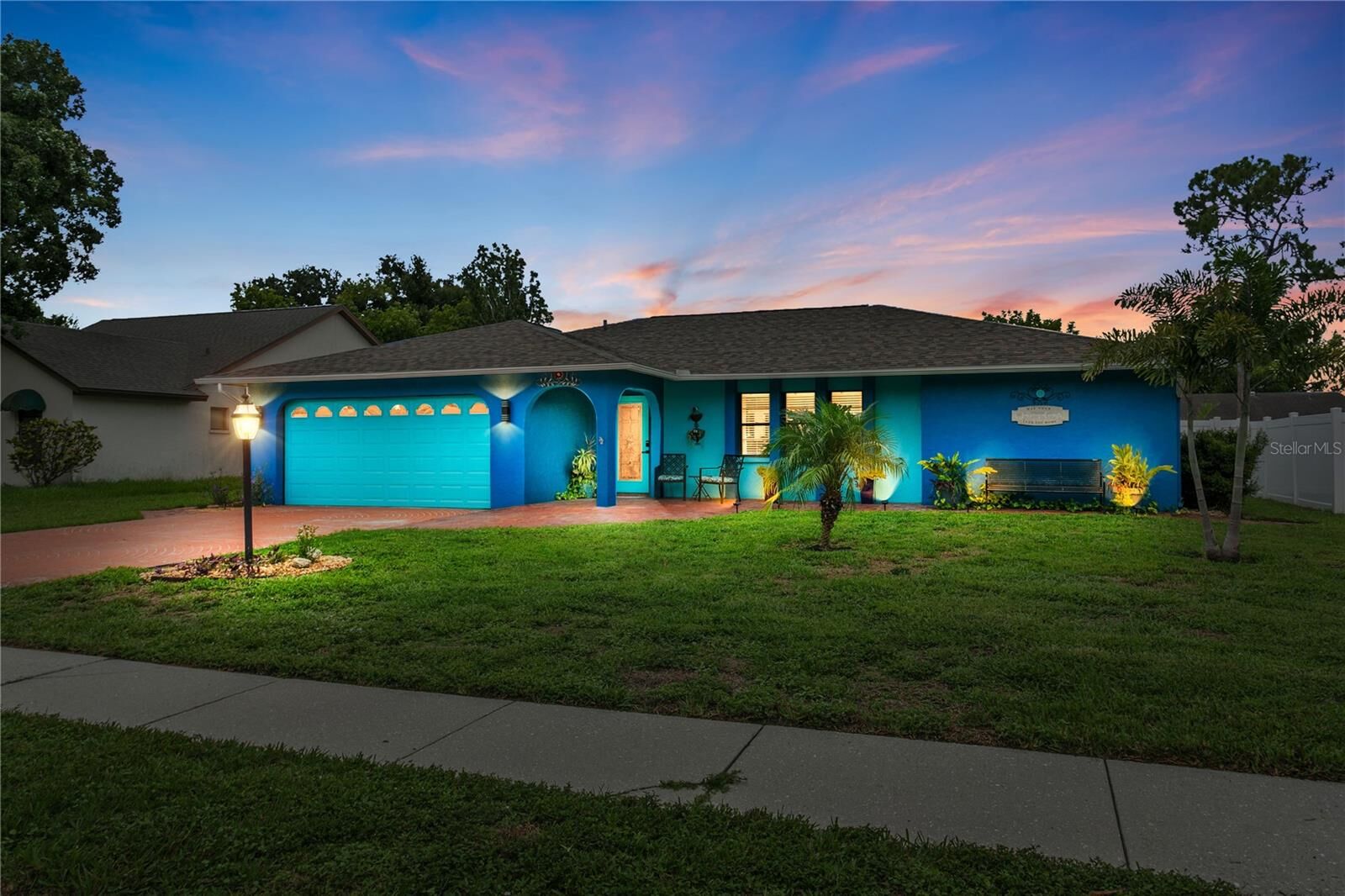 Property Photo:  914 Plum Tree Lane  FL 34243 