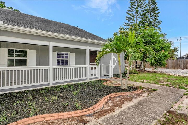 Property Photo: 5680 25th Street Circle E FL 34203