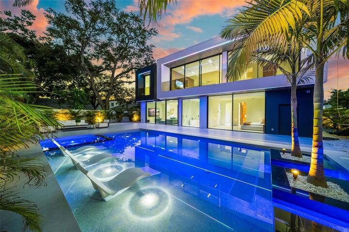 Property Photo:  1640 Waldemere Street  FL 34239 