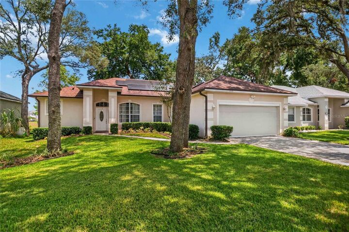 Property Photo: 2548 Tall Maple Loop FL 34761