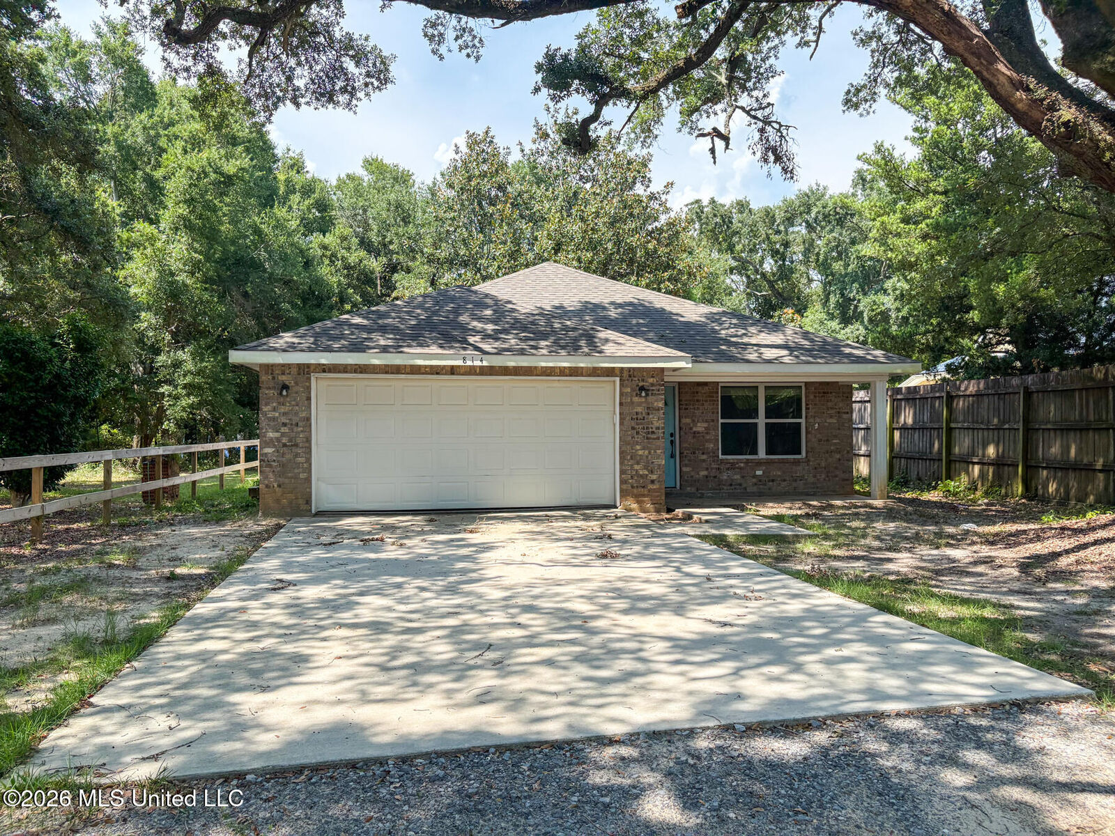 Property Photo: 814 E Railroad Street MS 39501