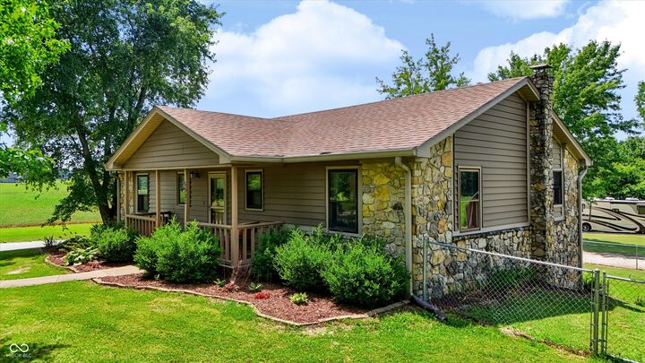 Property Photo: 6982 S 125 W IN 46181