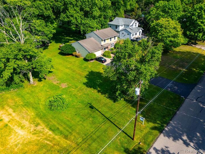 Property Photo: 20099 Purlingbrook St MI 48152
