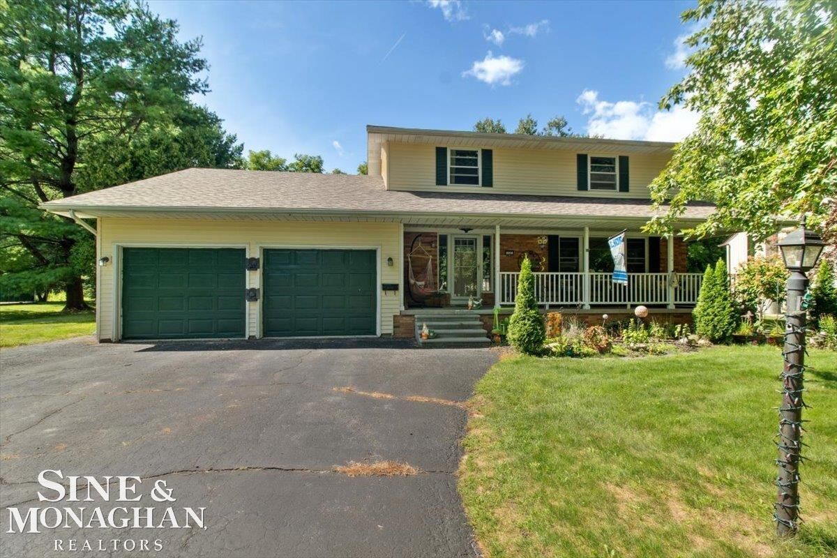 Property Photo: 137 E Meldrum Circle MI 48079