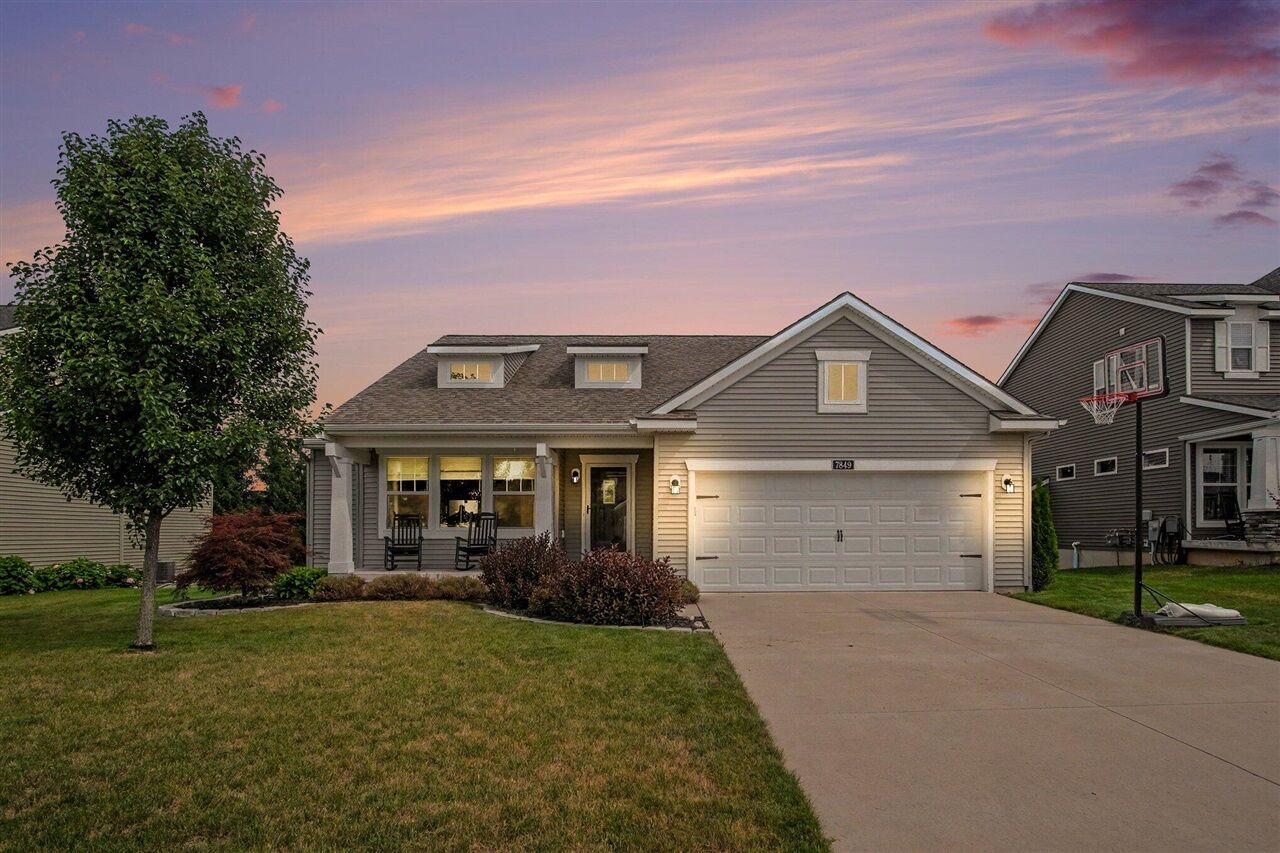 Property Photo: 7849 High Knoll Drive MI 49315-7918