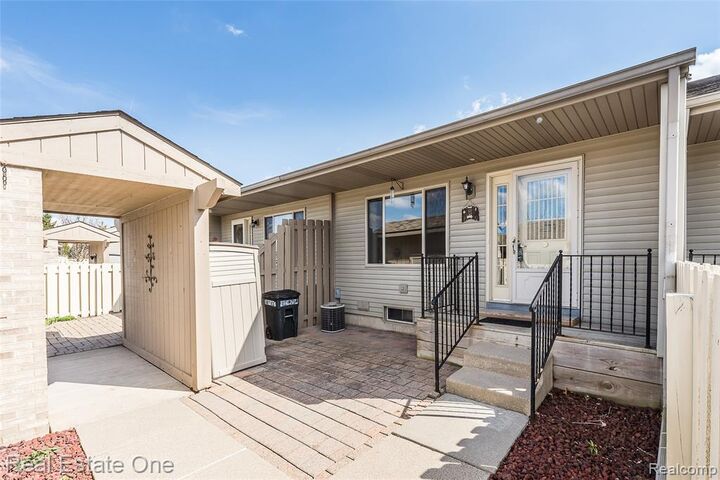 Property Photo: 62181 Arlington Circle 4 MI 48178