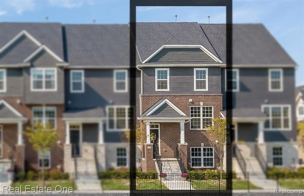 Property Photo:  309 N Sydney Court  MI 48170 4964 