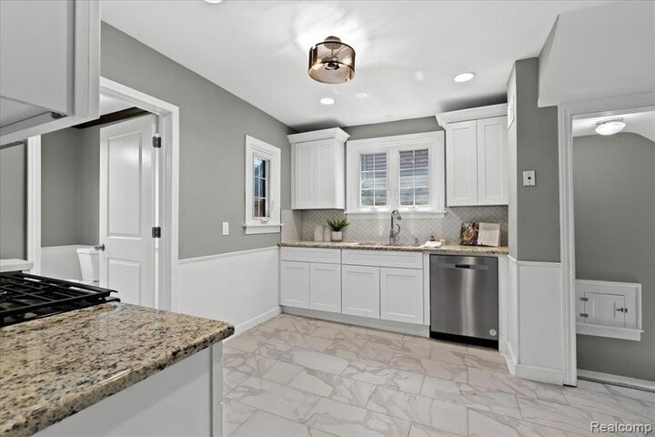 Property Photo: 312 McKinley Avenue MI 48236 3421